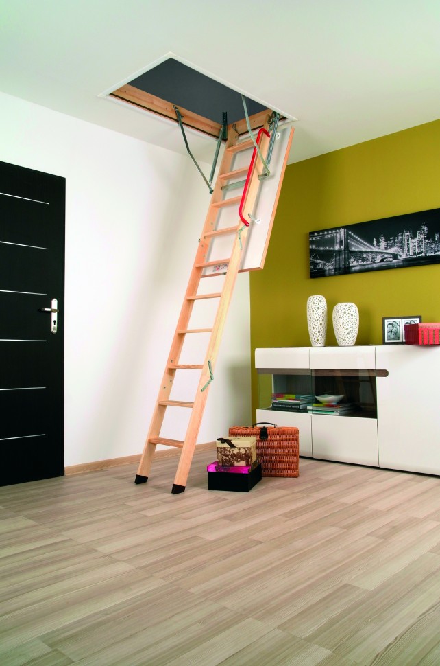 Fakro LWK Plus Чердачная лестница LWK Plus отличается простотой и удобством монтажа - со стороны помещения, без подъема на чердак.